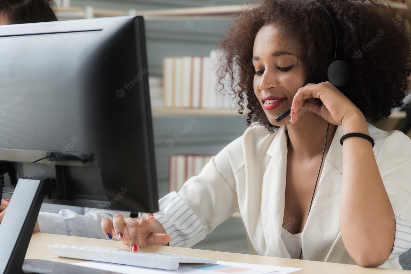 portrait-call-center-worker_119653-118